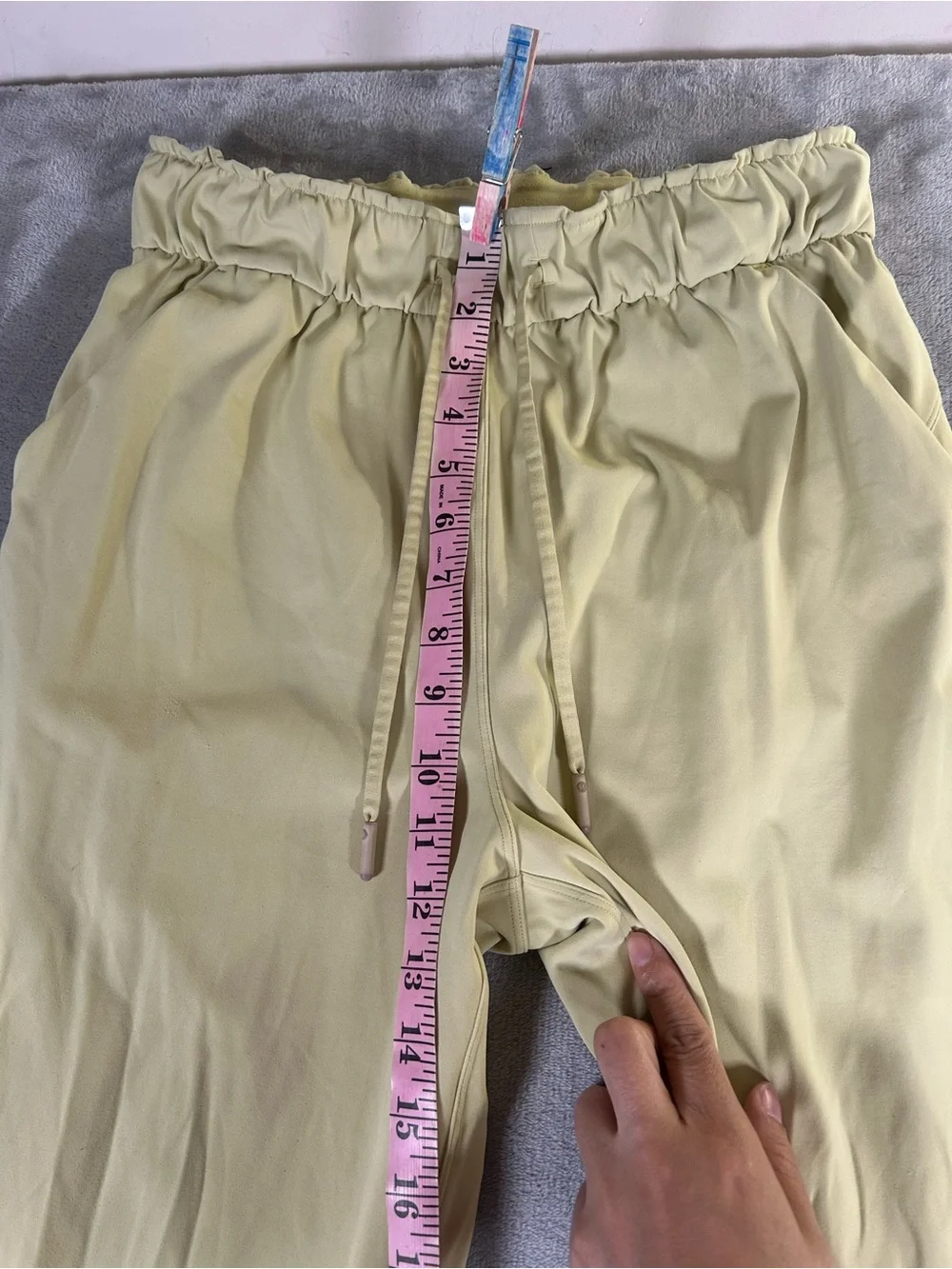 Lululemon stretch high rise on the fly Pale Yellow Joggers - Picture 9 of 11